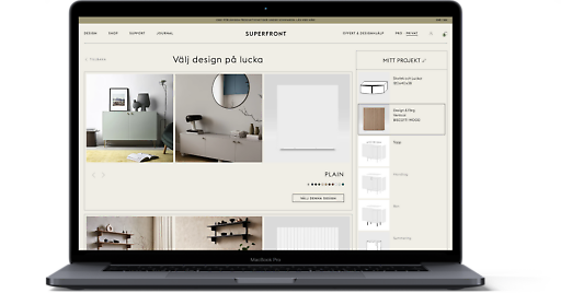 En Macbook som visar Superfronts användarvänliga produktkonfigurator, ett exempel på hur effektiv webbdesign skapar en smidig användarupplevelse.